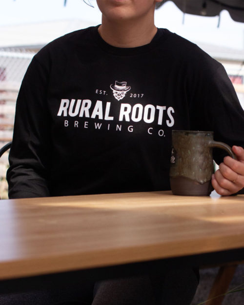 https://ruralrootsbrewery.ca/wp-content/uploads/2022/12/longsleeve_RuralRoots-500x625.jpg